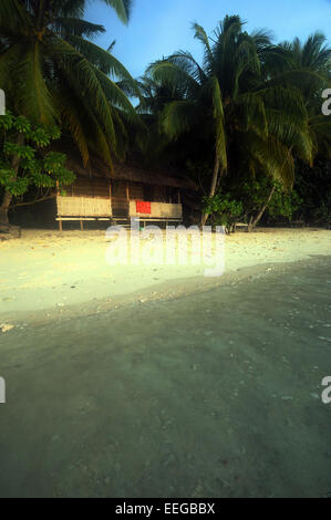 Alba pacifica a beach homestay Gam Isola, Raja Ampat, provincia di Papua, Indonesia Foto Stock