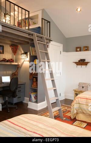 Kids loft in camera da letto Foto Stock