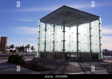 Il Pompidou Art Center, Muelle Onu, porto di Malaga, Costa del Sol, Spagna. Il Cubo è dovuto ad essere aperto nel 2015. Foto Stock