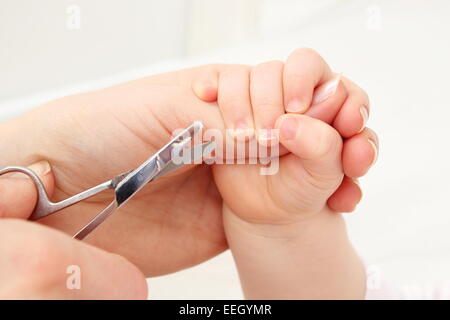 Baby lima per unghie taglia unghie deposito neonato evitare graffi Foto  stock - Alamy