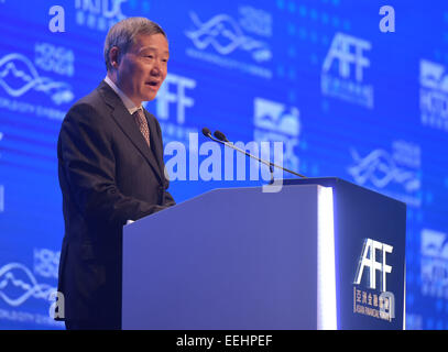 Hong Kong, Cina. Xix gen, 2015. China Securities Regulatory Commission (CSRC) presidente Xiao pista risolve il 2015 Asian Forum finanziario di Hong Kong, Cina del sud, Gennaio 19, 2015. Credito: Lui Siu Wai/Xinhua/Alamy Live News Foto Stock