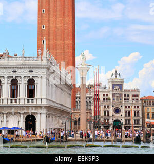 Piazza San Marco e torre campanaria, Venezia: Piazza San Marco, il Campanile, Venezia Italia DE: Markusplatz, Venedig Italien Foto Stock