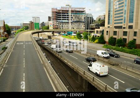 Autostrada M8 all'approccio al Kingston Bridge al di sotto di Charing Cross a Glasgow, Scozia Foto Stock