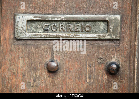 Portoghese vecchio letterbox. Foto Stock
