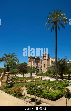 Padiglione in stile Mudejar nel Parco Maria Luisa, Siviglia, Andalucía, Spagna Foto Stock