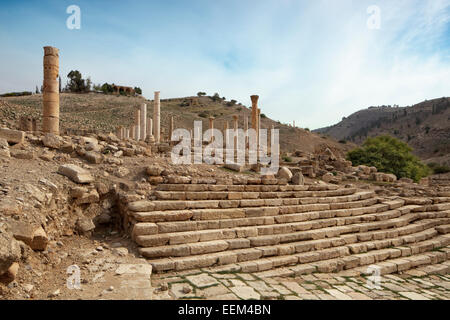 Scale per la Basilica bizantina, antiche rovine di Pella, anche Tabaqat Fahl, Wadi el Jirm Moz, Jordan Valley, vicino a Irbid, Giordania Foto Stock