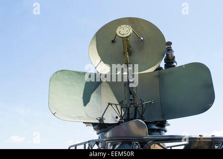 Radar militari da guerra fredda, vista frontale Foto Stock