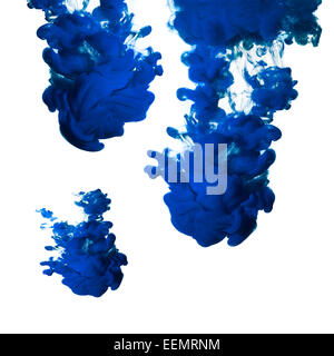 Inchiostro in acqua isolati su sfondo bianco. Foto Stock