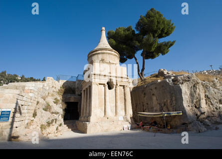 Questa è la tomba di Avshalom (Absalom), figlio del re Davide, ai piedi del monte degli Ulivi di Gerusalemme Foto Stock