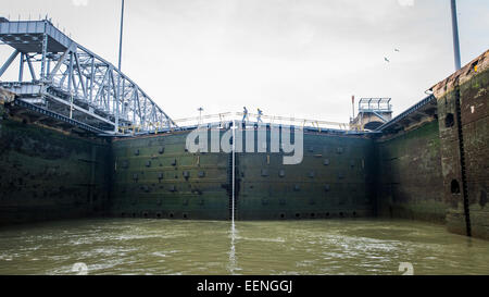 100 anni di cancelli, Miraflores serratura, sul Canale di Panama, Panama. Foto Stock