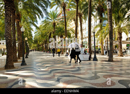 ALICANTE FRONTE SPIAGGIA Passeggiata Explanada de España en Alicante Foto Stock