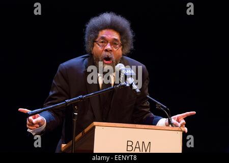 Brooklyn, NY, STATI UNITI D'AMERICA. Xix gen, 2015. Dr. Cornel West in una apparizione pubblica per BAM ospita 29 Brooklyn annuale omaggio al dottor Martin Luther King Jr - Vieni a condividere il sogno della Accademia di Musica di Brooklyn, Howard Gilman Opera House, Brooklyn, NY Gennaio 19, 2015. © Patrick Cashin/Everett raccolta/Alamy Live News Foto Stock