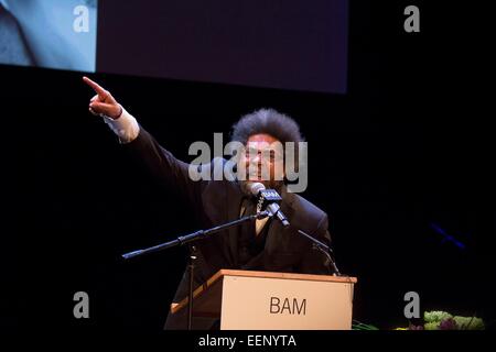 Brooklyn, NY, STATI UNITI D'AMERICA. Xix gen, 2015. Dr. Cornel West in una apparizione pubblica per BAM ospita 29 Brooklyn annuale omaggio al dottor Martin Luther King Jr - Vieni a condividere il sogno della Accademia di Musica di Brooklyn, Howard Gilman Opera House, Brooklyn, NY Gennaio 19, 2015. © Patrick Cashin/Everett raccolta/Alamy Live News Foto Stock