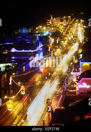 Golden Mile di notte. Great Yarmouth, Norfolk. East Anglia, Inghilterra. Regno Unito Foto Stock