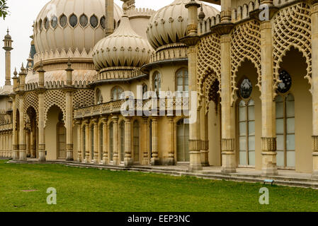 Vista di altamente decorato edificio nel centro turistico della città di mare, scattato dalla strada pubblica, Brighton East Sussex Foto Stock