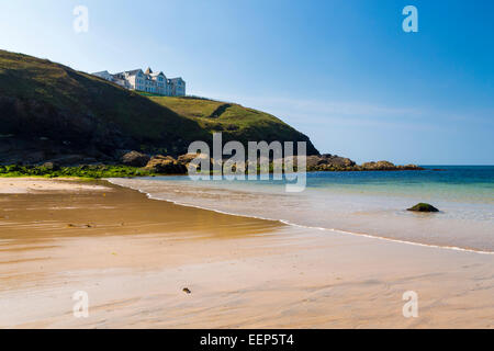 Giornata d'estate a Poldhu Cove sulla penisola di Lizard Cornwall Inghilterra UK Europa Foto Stock