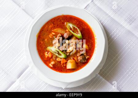 Tradizionale gulasch ungherese Foto Stock