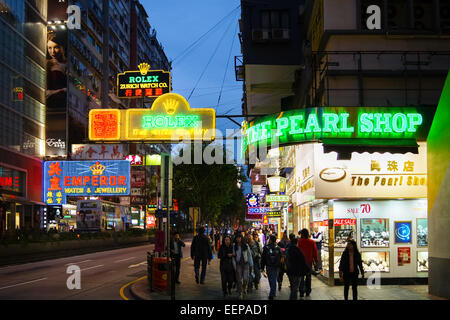 Insegna illuminata per il Pearl Shop, Mirador Mansion, Nathan Road, Tsim Sha Tsui, Kowloon, Hong Kong Foto Stock