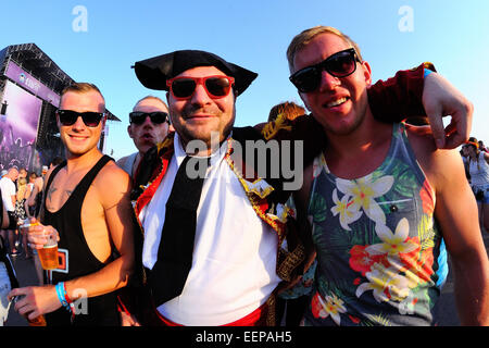 BENICASSIM, Spagna - 20 Luglio: persone dissimulata come Toreros (toreri) a FIB Festival il 20 luglio 2014 a Benicassim, Spagna. Foto Stock