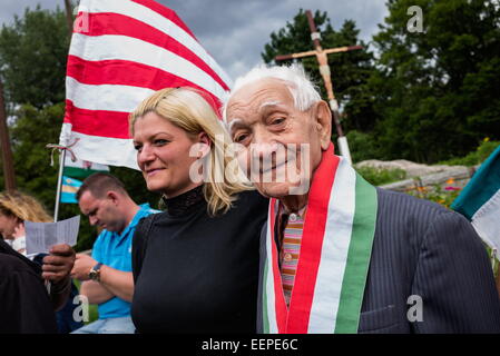 Budapest, Ungheria. 26 Maggio, 2014. L'ala destra elder membri durante un rally dei nazionalisti in Budapest. (Credito Immagine: © Peter Bauza/zReportage.com via ZUMA Press) Foto Stock