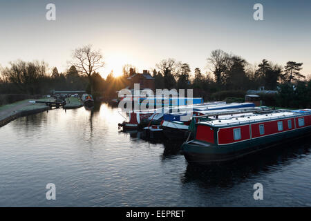 Stratford-upon-Avon Canal vicino Lapworth. Warwickshire. In Inghilterra. Regno Unito. Foto Stock