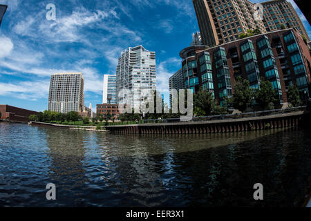 Chicago , classici e moderni edifici, alto ed altre case riverside Foto Stock