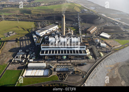 Una veduta aerea di Aberthaw "B", di una centrale elettrica a carbone in Galles del Sud Foto Stock