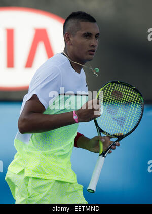 Melbourne, Australia. Xxi gen, 2015. Nick Kyrgios dell Australia reagisce durante i suoi uomini singoli secondo turno il match contro Ivo Karlovic della Croazia il giorno tre del 2015 Australian Open di tennis del torneo al Melbourne Park di Melbourne, Australia, Gennaio 21, 2015. Kyrgios ha vinto 3-1. © Bai Xue/Xinhua/Alamy Live News Foto Stock