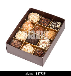 Cioccolatini fatti a mano box isolati su sfondo bianco Foto Stock