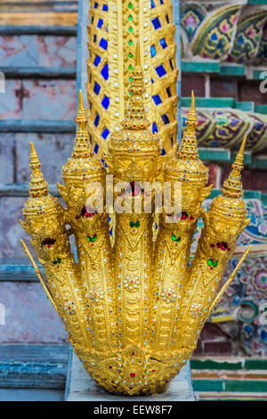 Dragon scale grand palace Phra Mondop Bangkok in Thailandia Foto Stock