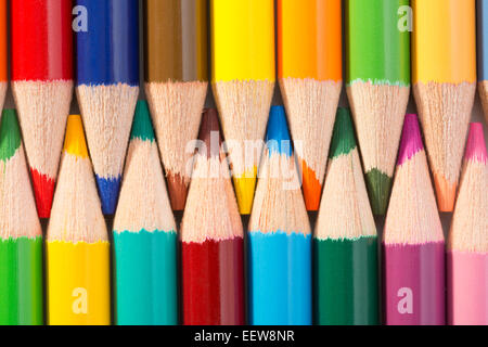 Righe di matite colorate Foto Stock