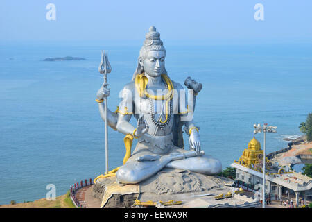 Statua di Shiva al tempio Murudeshwar India , più alto Siva scultura Foto Stock