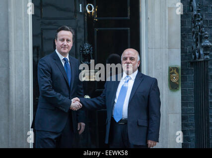 Il Primo Ministro David Cameron incontra Jörg Haider Al-Abadi il primo ministro dell'Iraq al numero 10 di Downing Street Foto Stock