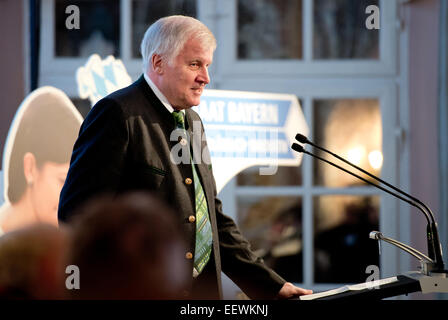 Lo Stato bavarese Premier Horst Seehofer prende parte al Conclave invernale della CSU (cristiana unione sociale della Baviera) parlamento statale frazione in Wildbad Kreuth, Germania, 22 gennaio 2015. Foto: SVEN HOPPE/dpa Foto Stock