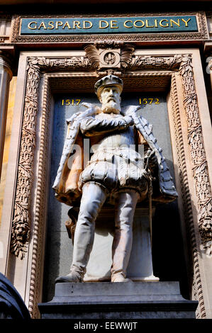 Parigi, Francia. Statua: Gaspard de Coligny (1517-72; Huguenot leader in Francia le guerre di religione) [vedi descrizione] Foto Stock