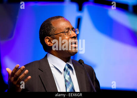 Il dottor Ben Carson, pensionato neurochirurgo e conservatore attivista politico, parla a un pubblico di Austin in Texas Foto Stock