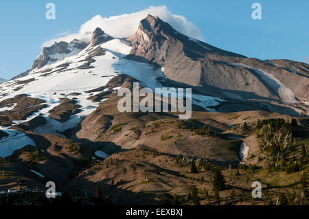 Montare il cofano in agosto. Vista da sud-ovest. Foto Stock