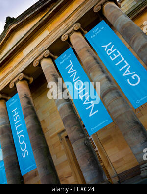 Porticato anteriore e colonne su Scottish National Gallery sulla Montagnola Princes Street Edinburgh Scotland Regno Unito inaugurato nel 1859 Foto Stock