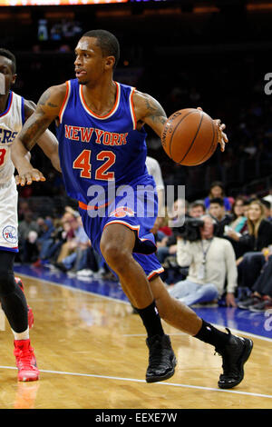 21 gennaio 2015: New York Knicks avanti lancia Thomas (42) in azione durante il gioco NBA tra New York Knicks e la Philadelphia 76ers presso la Wells Fargo Center di Philadelphia, Pennsylvania. New York Knicks ha vinto 98-91. Foto Stock