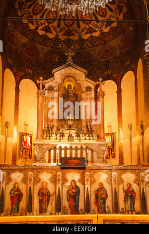 Decorazione all altare della Chiesa Armena interno Foto Stock