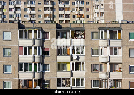 Windows della città di costruzione di massa del nord del paese - paesaggio urbano Foto Stock