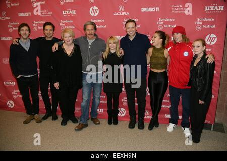 Park City, UT, STATI UNITI D'AMERICA. Il 22 gennaio, 2015. Thomas Middleditch, Sebastian Stan, Dale Raoul, Cole di Gary, Melissa Rauch, Winston Rauch, Haley Lu Richardson, Bryan Buckley, Ellery Sprayberry presso gli arrivi per il bronzo Premiere al 2015 Sundance Film Festival, Eccles Theatre, Park City, UT 22 gennaio 2015. Credito: James Atoa/Everett raccolta/Alamy Live News Foto Stock