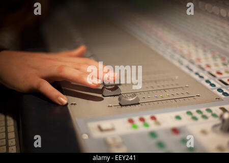 Studio di registrazione banco di miscelazione Foto Stock