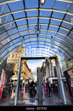 St Enoch Glasgow Subway Station ingresso, cercando fino a Buchanan St. Foto Stock