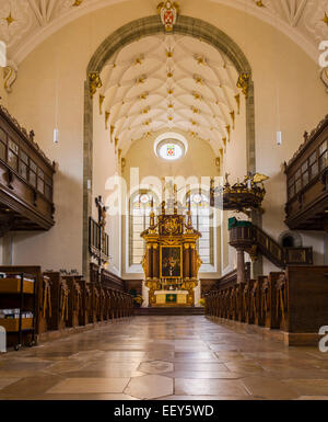 Interno e altare della Trinità Chiesa evangelica luterana nella città medievale di Ratisbona, Baviera, Germania Foto Stock