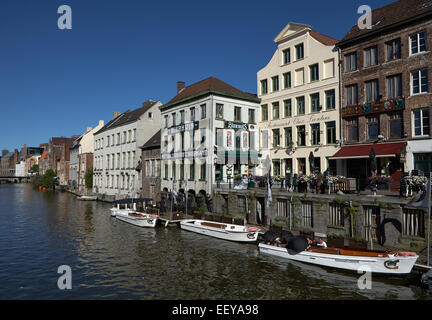 Ghent, Belgio, affacciato sul fiume Lys fluente attraverso Gand Foto Stock