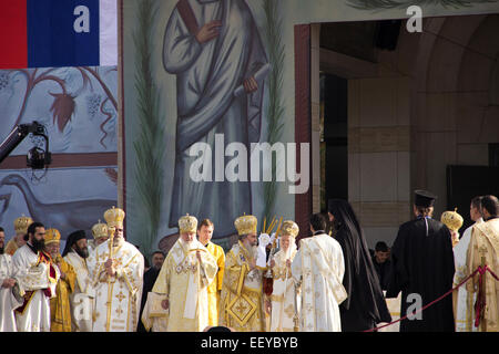 Giubileo dell'Editto di Milano in Nis, 6. ottobre 2013. Di fronte alla chiesa dei Santi Costantino ed Elena Imperatrice, il suo Foto Stock