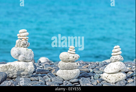 Colore immagine filtrata di pietre sulla spiaggia, spa concept sfondo. Foto Stock