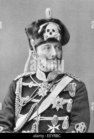 Guglielmo II di Prussia, 1859 - 1941 come comandante Regimental indossando l'ussaro vestito completo uniforme, Imperatore Tedesco Foto Stock