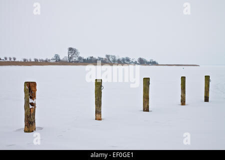 Il porto di Wustrow d'inverno. Foto Stock